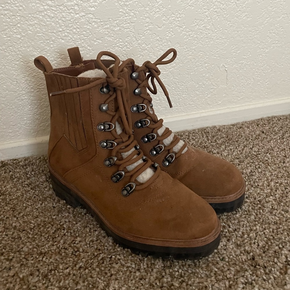 Women’s Hiking Boots